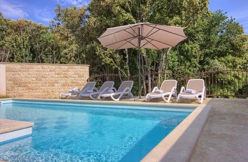 Banjole Villa | Complex of 2 villas Banjole-Olivia with 2 private pools for up to 20 persons only 200m from the beach - WiiBuk