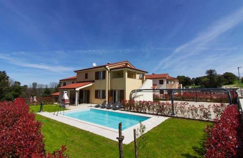 Banjole Villa | Complex of 2 villas Banjole-Olivia with 2 private pools for up to 20 persons only 200m from the beach - WiiBuk