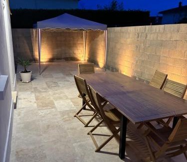 Villeneuve-sur-Lot House | Complexe Villa des Palmiers