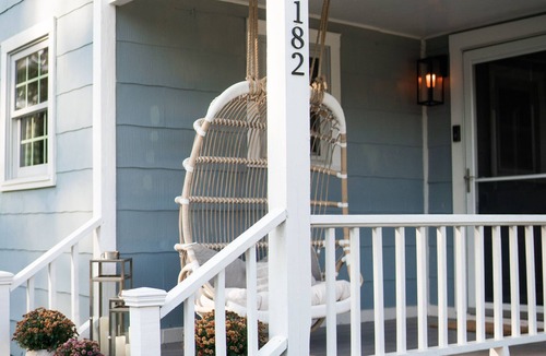 Covington House | Complimentary Golf Cart - .9 Miles From Square - Hot Tub