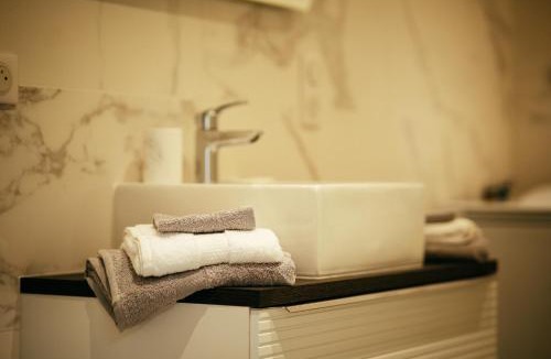 Montigny-le-Gannelon House | "Compostelle "