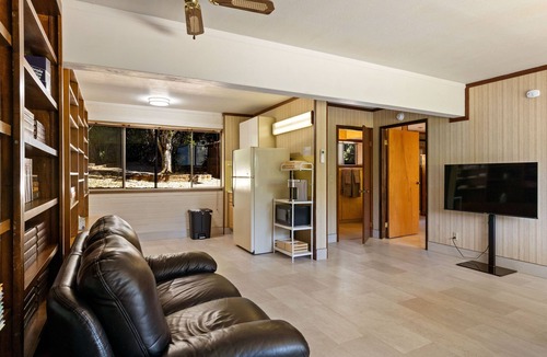 Wilbur Springs House | Compound by the Lake with Private Pool