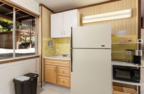 Wilbur Springs House | Compound by the Lake with Private Pool