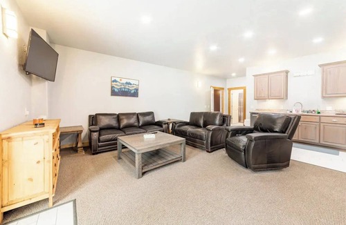 Vinita House | Compound on Lake - Gameroom/Dock/Pool/Hot tub - Sleeps 37