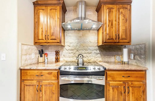 Vinita House | Compound on Lake - Gameroom/Dock/Pool/Hot tub - Sleeps 37
