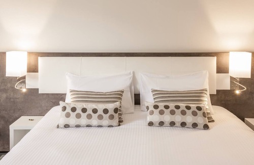 Gradignan Hotel | Comté d'Ornon - Logis Hôtel & Spa