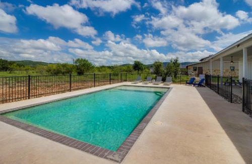 Sabinal House | Concan House - Pet Friendly