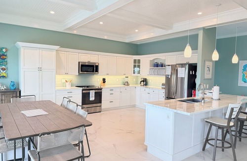 Little Torch Key House | Conch House - Ocean front with dock and pool