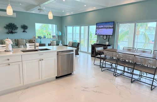 Little Torch Key House | Conch House - Ocean front with dock and pool