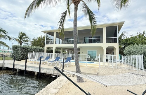 Little Torch Key House | Conch House - Ocean front with dock and pool