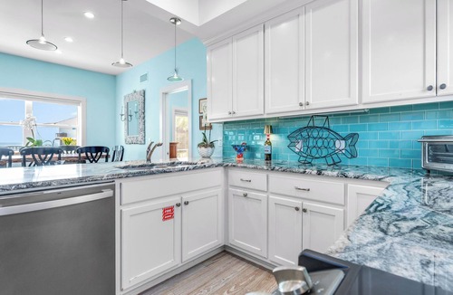 East End House | Conch Out - Beach Front, Private Pool, Private Mini-Putting Green!