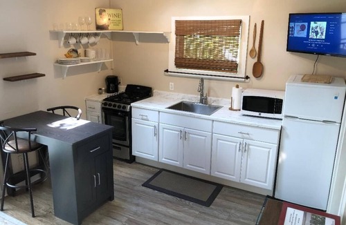 Key West Historic District Apartment | Conch Republic Studio - Key West Millionaires Row