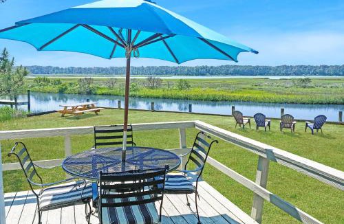 Chincoteague House | Conch Shell - Waterfront villa with wrap around deck!