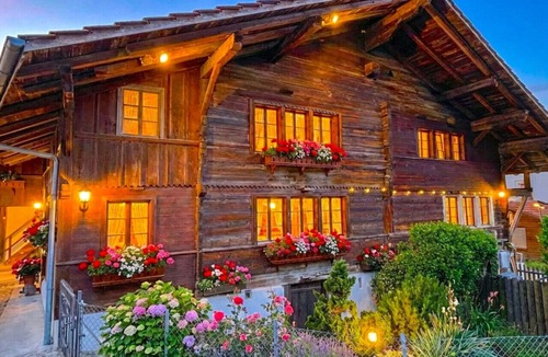 Darligen Apartment | Concierge, Lake Thun/Alps Scenic Views by SwissHut