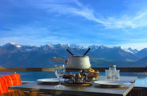Goldiwil Apartment | Concierge, Lake Thun/Alps Scenic Views by SwissHut