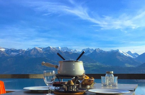 Goldiwil Apartment | Concierge, Lake Thun/Alps Scenic Views by SwissHut