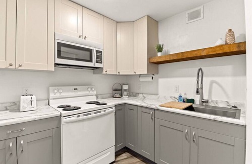 Orange Prairie Apartment | Concord B7 · Slice of the Good Life: Concord B7