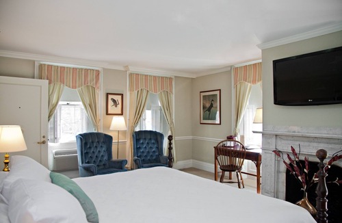 Concord Hotel | Concord's Colonial Inn