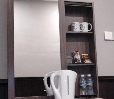 Downtown Kota Kinabalu Hostel | Concrete Jungle Cabin