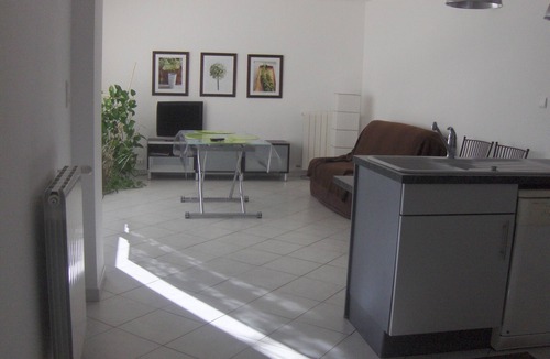 Pujaut Apartment | Conditioned apartment excellent condition (58m²) Pujaut (30) 8km from Avignon