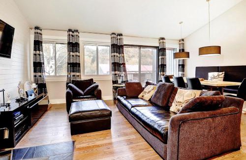 Stoneham Apartment | Condo 09 Chemin des Abruzzes by Les Chalets Alpins