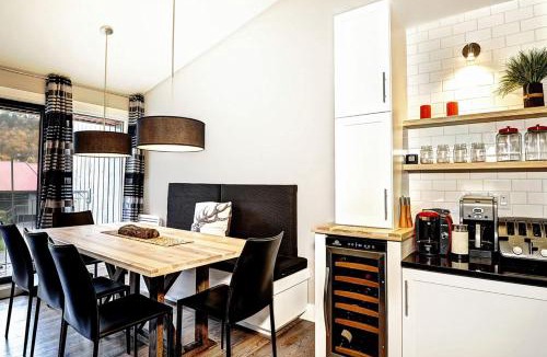 Stoneham Apartment | Condo 09 Chemin des Abruzzes by Les Chalets Alpins