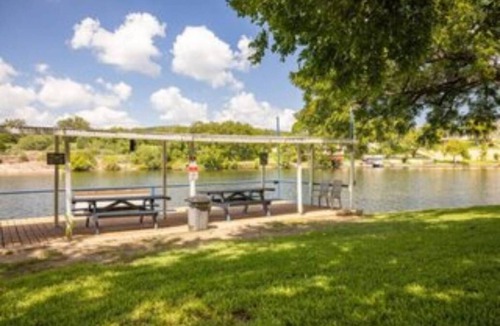 Burnet Condo | Condo 18, Beautiful Lake View