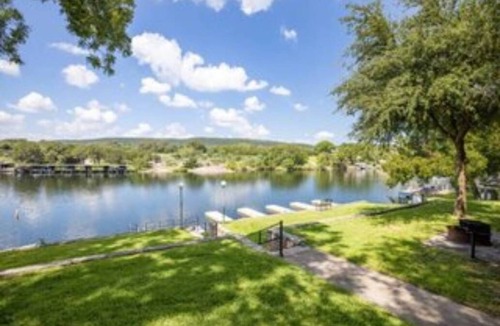 Burnet Condo | Condo 19, Beautiful Lake View