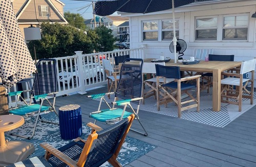 Margate City Condo | CONDO 2 BEDRM, EXPANSIVE PRIVATE DECK! WALKABLE to all HOT SPOTS w/POOL