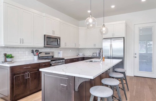 Bloomington Condo | Condo ∙ 3 bedrooms ∙ 10 guests
