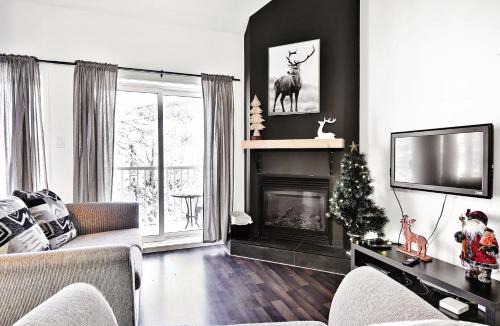 Stoneham Apartment | Condo 305 33 Chemin du Hameau by Les Chalets Alpins