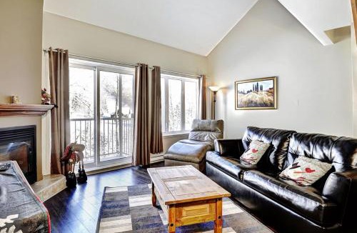 Stoneham Apartment | Condo 306 33 Chemin du Hameau by Les Chalets Alpins