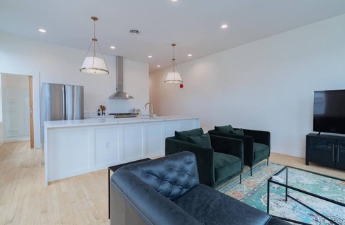 Marion Condo | Condo A Gallery Suite - Downtown Marion