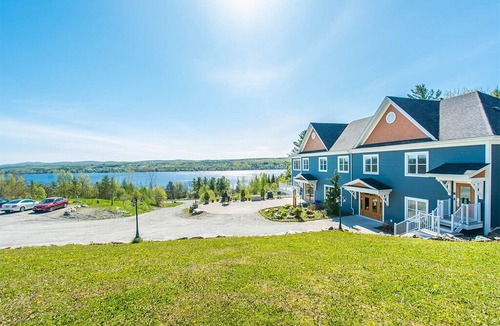 Deauville Condo | Condo Au Sommet du Lac Magog