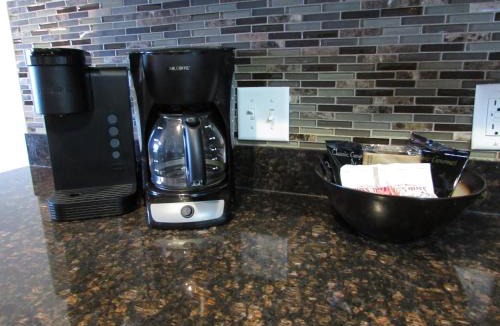 Hollister Apartment | Condo B-4 near Table Rock Lake