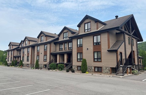 Saint-Sauveur Apartment | Condo de luxe au pied de la montagne