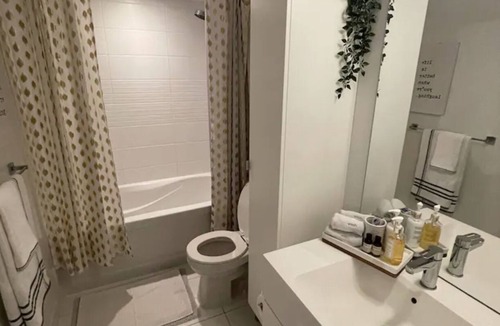 CityPlace Apartment | Condo downtown Toronto, parking (kid/pet friendly)