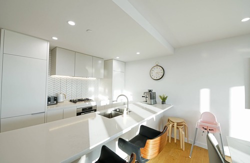 Box Hill Apartment | Condo Exceptional 3BR