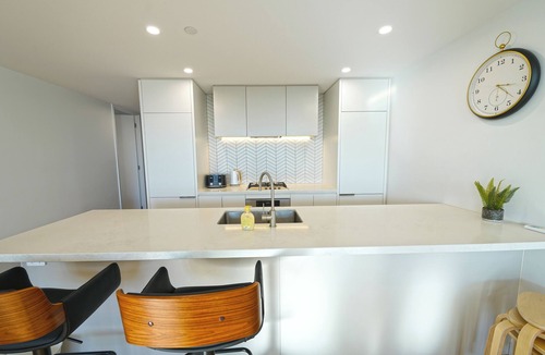 Box Hill Apartment | Condo Exceptional 3BR