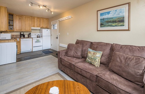 Big Sky Condo | Condo in Big Sky Resort Mountain Village, close to slopes - Hill Condo Studio