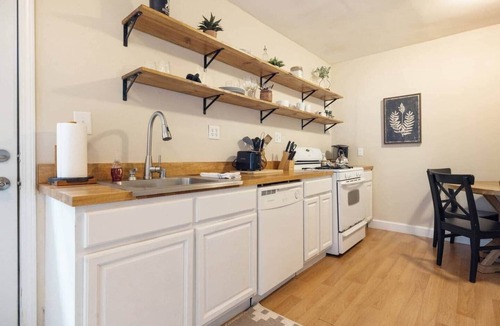 Paducah Apartment | Condo in Historic Lowertown - walk to restaurants
