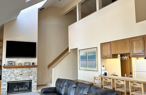 Suttons Bay Condo | Condo in world class Leelanau Peninsula, Suttons Bay Beach Condo