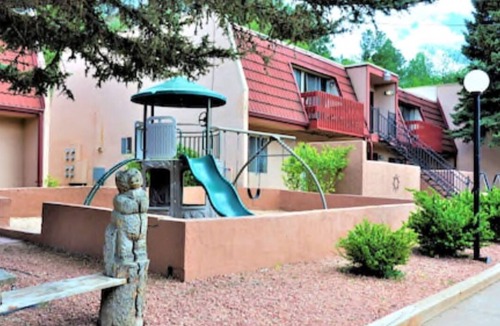 Ruidoso Condo | Condo located in a mountain resort town with ski slopes, casinos & golf courses