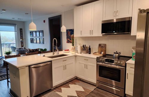 Rolling Mill Hill Condo | Condo minutes from Broadway