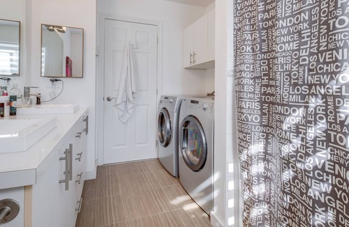 Longueuil Apartment | Condo Moderne 2 Chambres 15min du Centre Ville