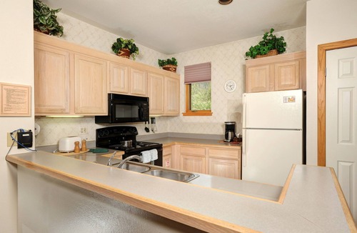 Keystone Condo | Condo Near the Lake with a Balcony