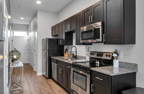 Hillsboro Village Condo | Condo Near Vanderbilt, Belmont, Music Row + Free Parking