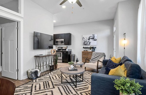 Hillsboro Village Condo | Condo Near Vanderbilt, Belmont, Music Row + Free Parking