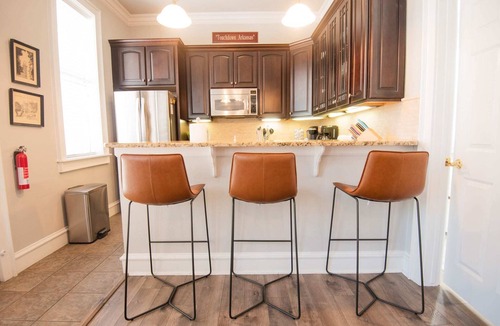 Fayetteville Condo | Condo Off Dickson - Walk to Dickson