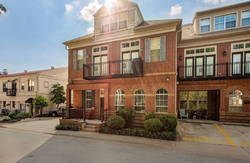 Fayetteville Condo | Condo Off Dickson - Walk to Dickson